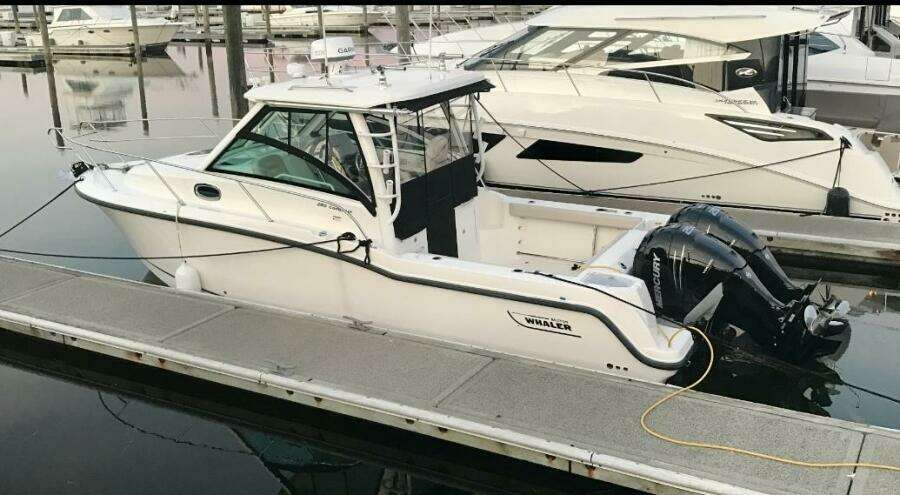 2016 Boston Whaler 285 Conquest