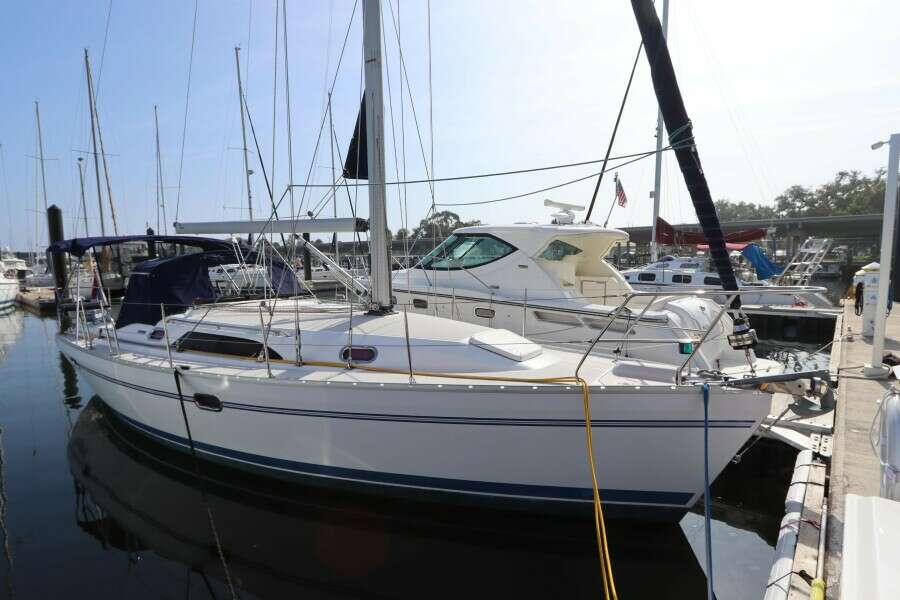 2011 Catalina 355