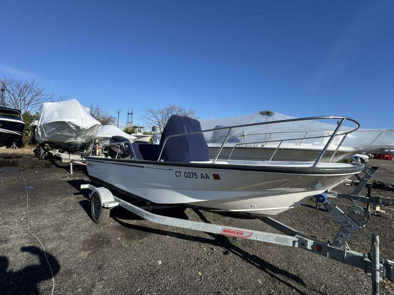 2015 Boston Whaler 170 Montauk
