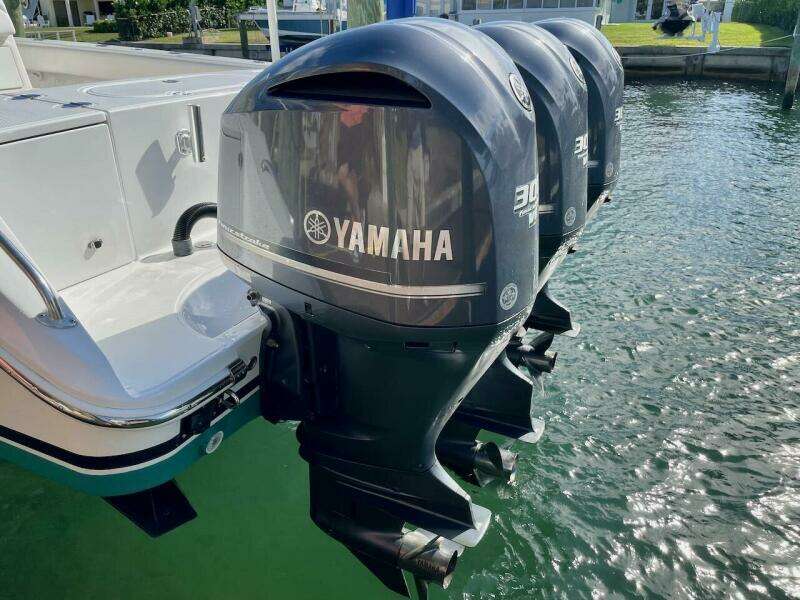 2013 Bahama 37CC