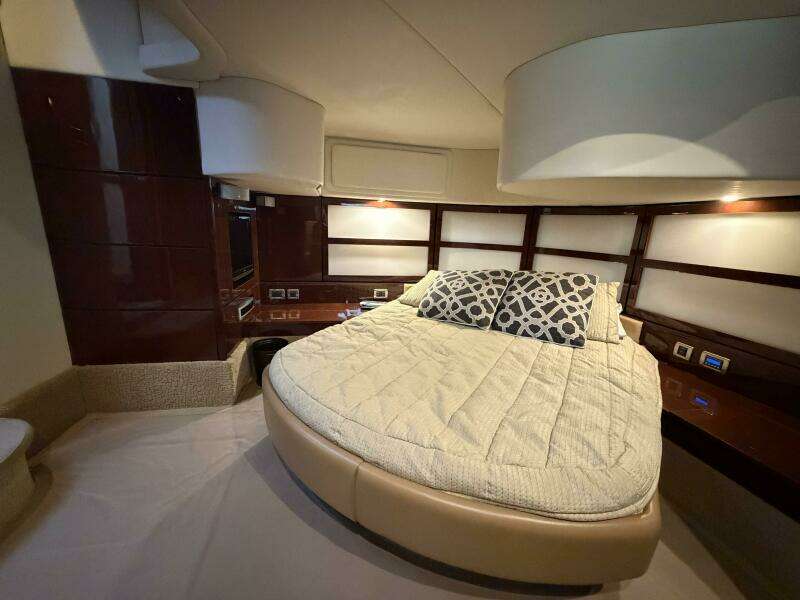 2008 Sea Ray 47 Sedan Bridge - Stateroom 