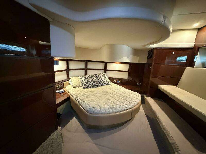 2008 Sea Ray 47 Sedan Bridge - Stateroom 