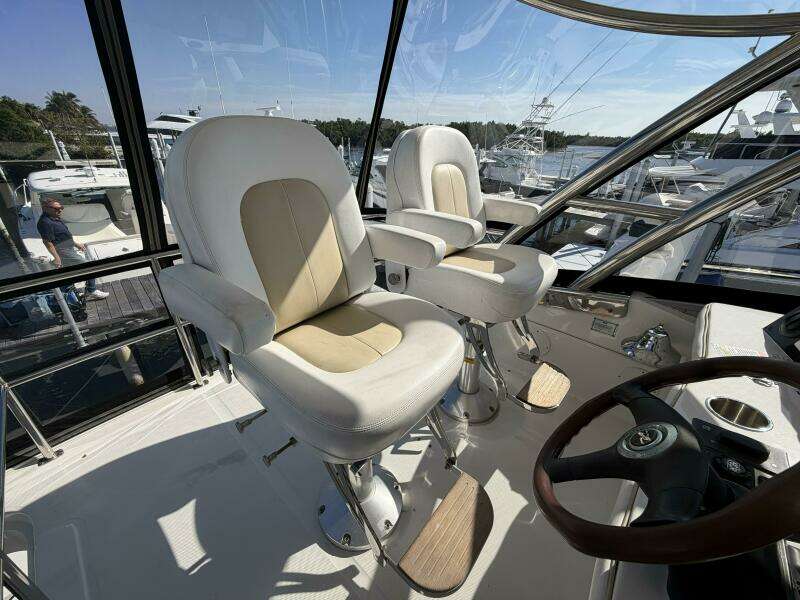 2008 Sea Ray 47 Sedan Bridge - Flybridge Helm 