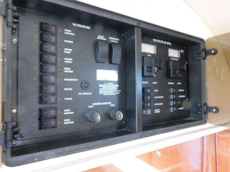 2006 Monterey 302 Sport Cruiser