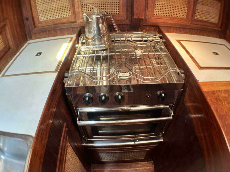 1982 Oceanic Pilothouse 43