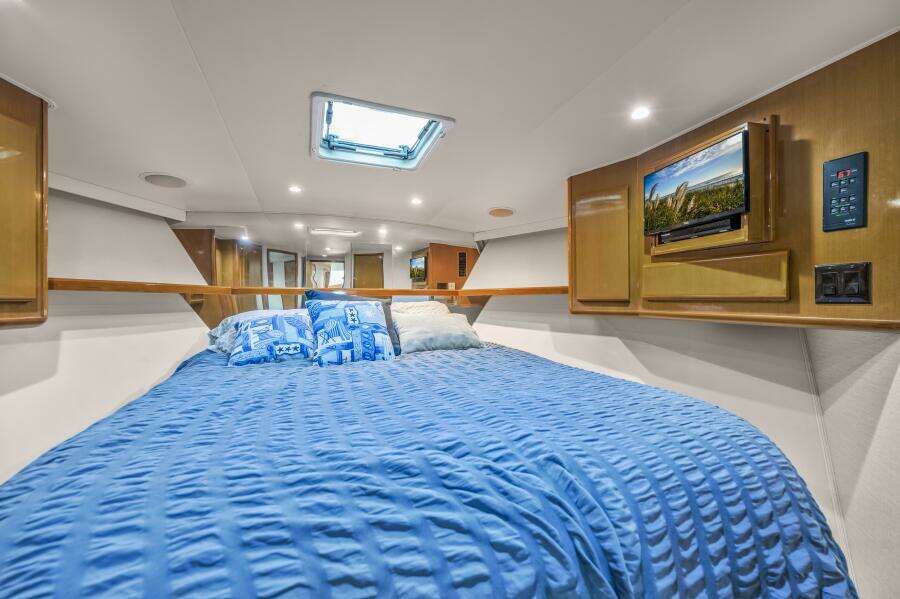 1999 Viking 58 Enclosed Flybridge