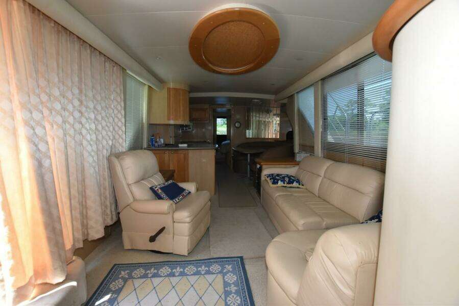 2005 Bluewater 5200