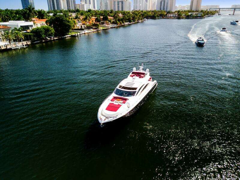2013 Sunseeker Predator 84