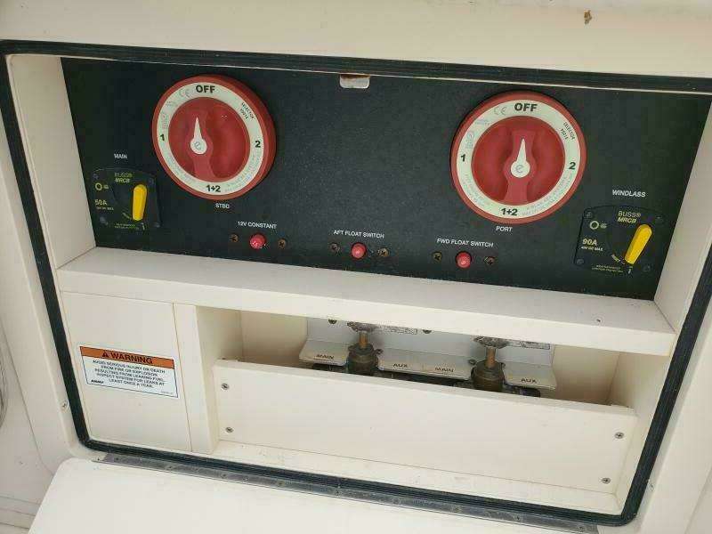 2018 Grady-White 330 Express