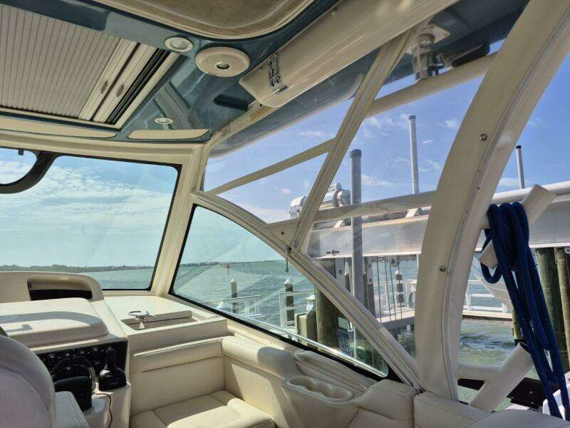 2018 Grady-White 330 Express