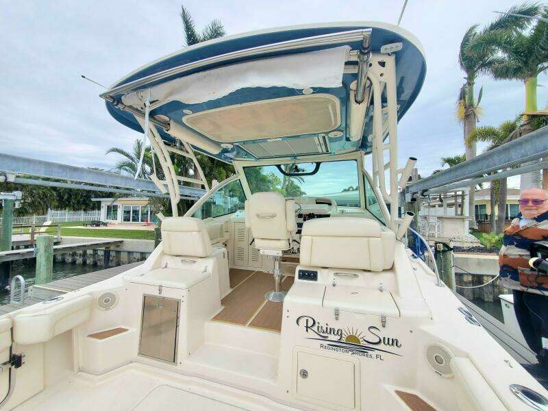 2018 Grady-White 330 Express