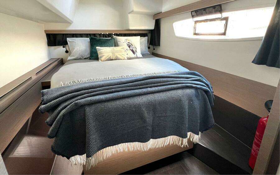 2022 Fountaine Pajot Isla 40