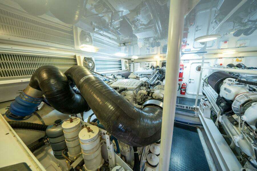 2006 Viking 68 Convertible