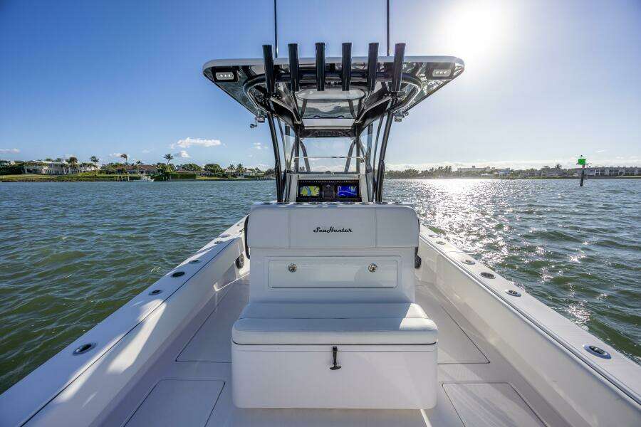 2019 SeaHunter Floridian 28