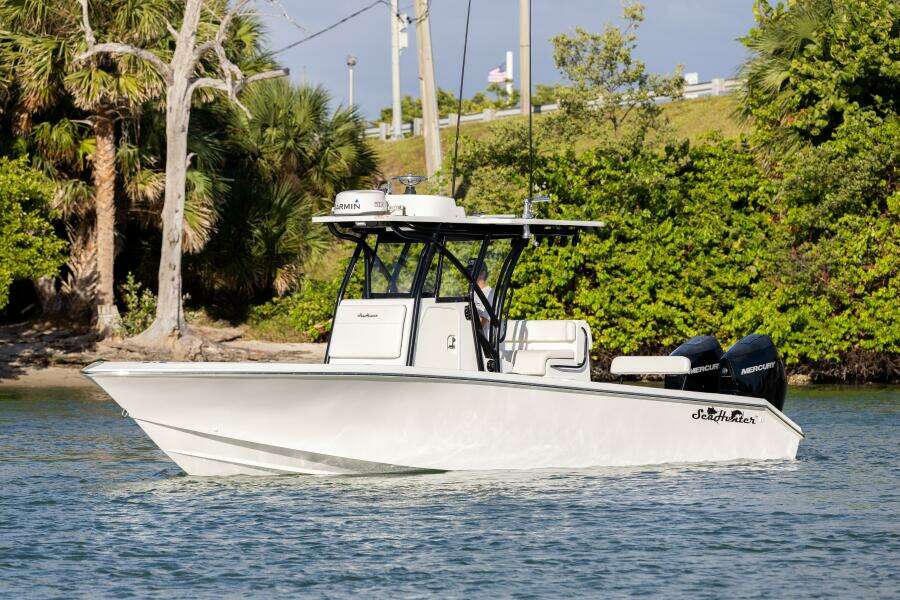 2019 SeaHunter Floridian 28