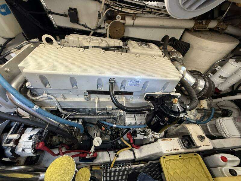 2004 Tiara Yachts 42 "Grande Gator" - Engine Room