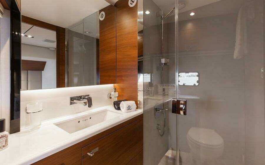 2017 Princess 75 Motor Yacht