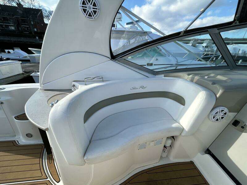 2006 Sea Ray 320 Sundancer