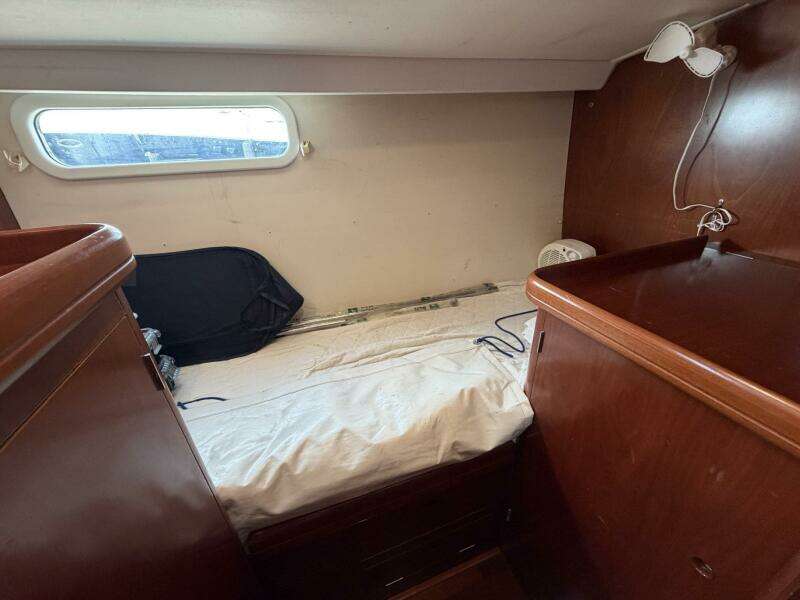 2004 Beneteau 57 Center Cockpit