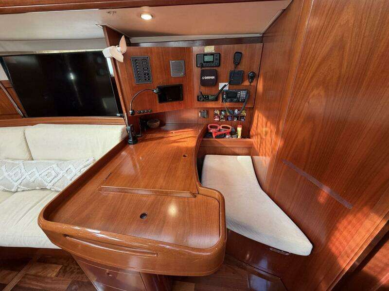 2004 Beneteau 57 Center Cockpit