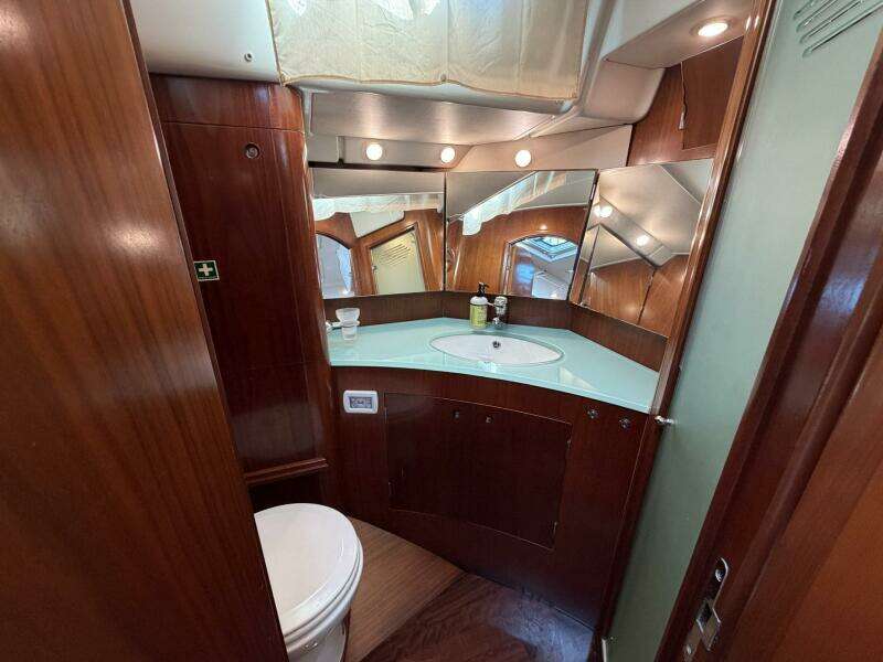 2004 Beneteau 57 Center Cockpit