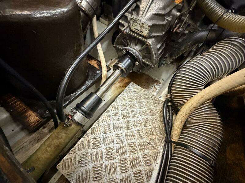 2004 Beneteau 57 Center Cockpit