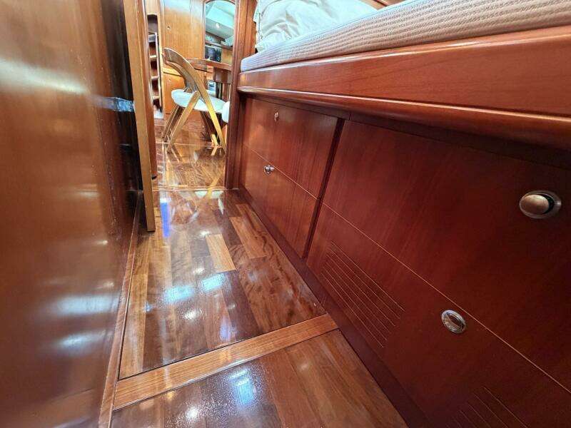 2004 Beneteau 57 Center Cockpit