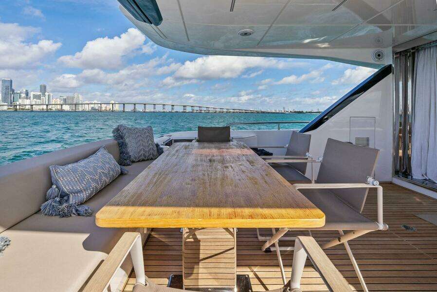 2024 Ferretti Yachts 720