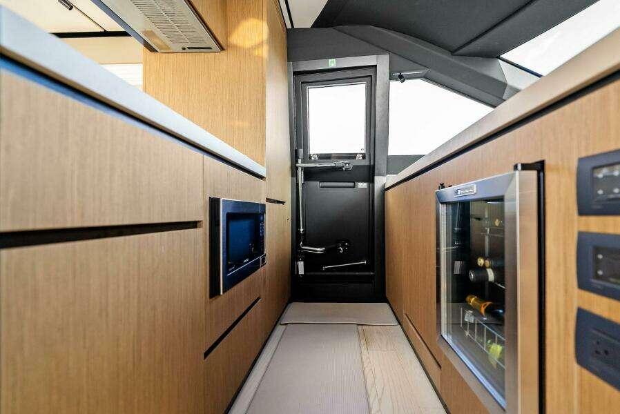 2024 Ferretti Yachts 720