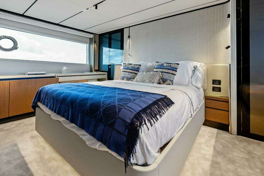 2024 Ferretti Yachts 720