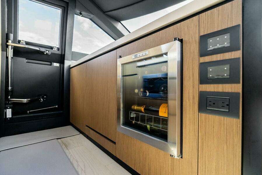 2024 Ferretti Yachts 720