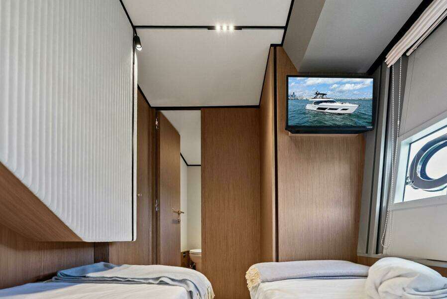 2024 Ferretti Yachts 720