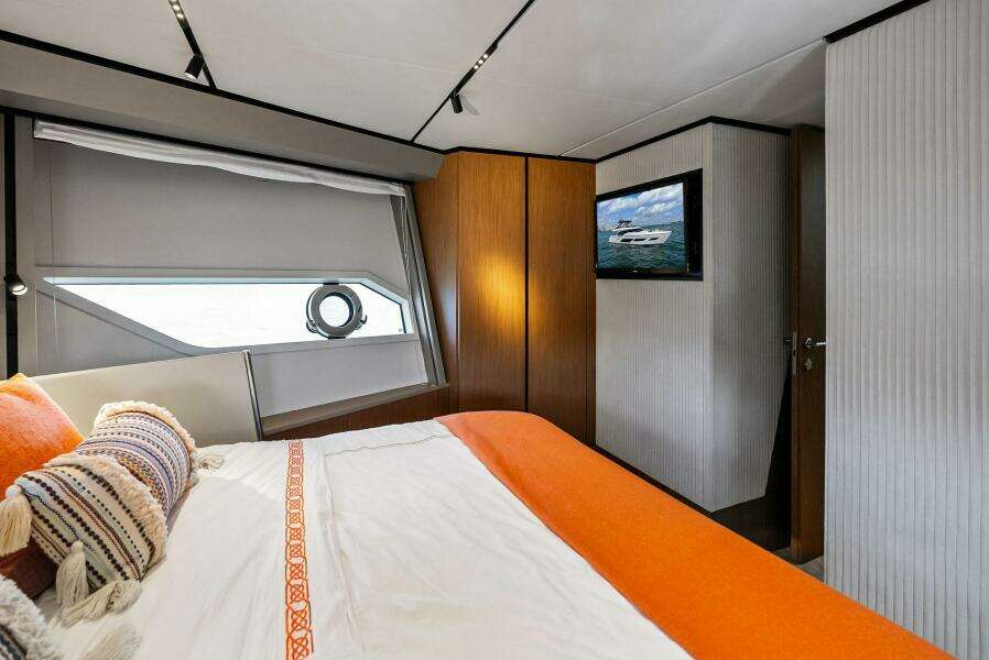 2024 Ferretti Yachts 720