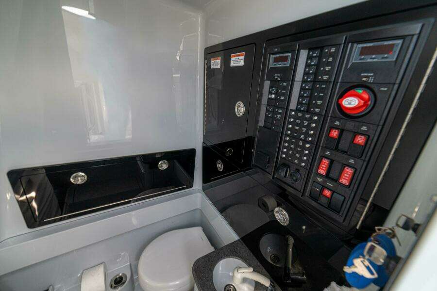 2024 Valhalla Boatworks V-33 "Shit Show"