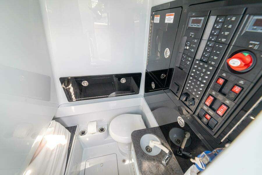 2024 Valhalla Boatworks V-33 "Shit Show"