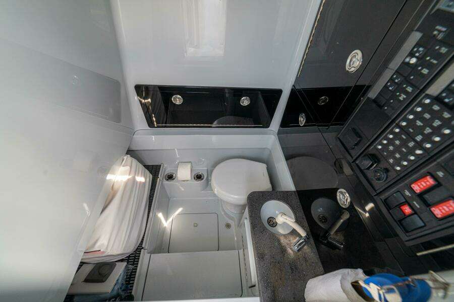 2024 Valhalla Boatworks V-33 "Shit Show" - Head