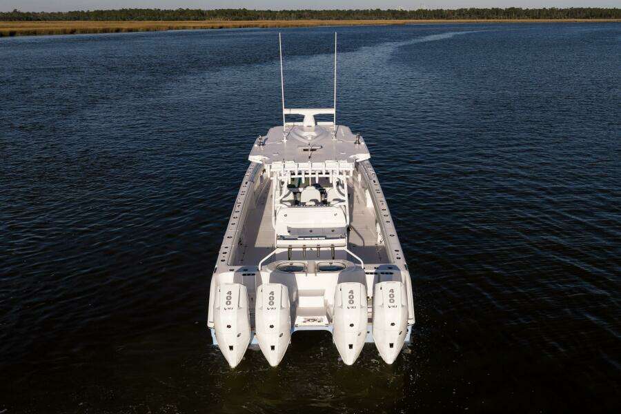 2024 Invincible 40 CAT