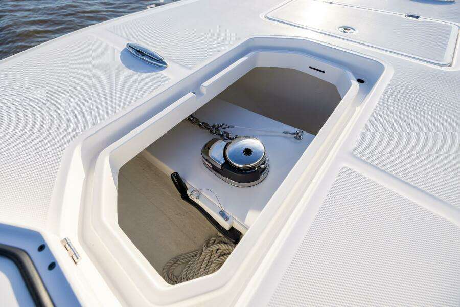 2024 Invincible 40 CAT