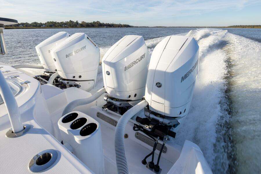 2024 Invincible 40 CAT