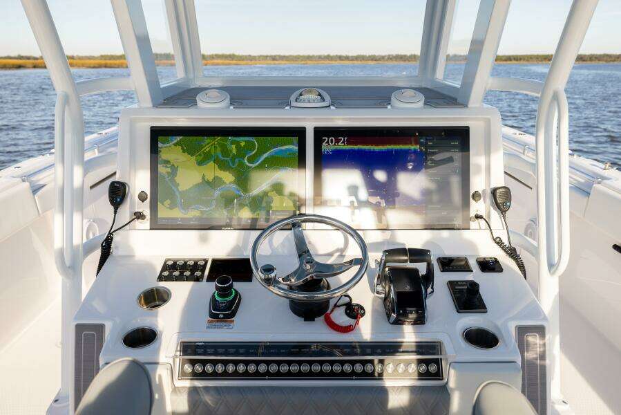 2024 Invincible 40 CAT