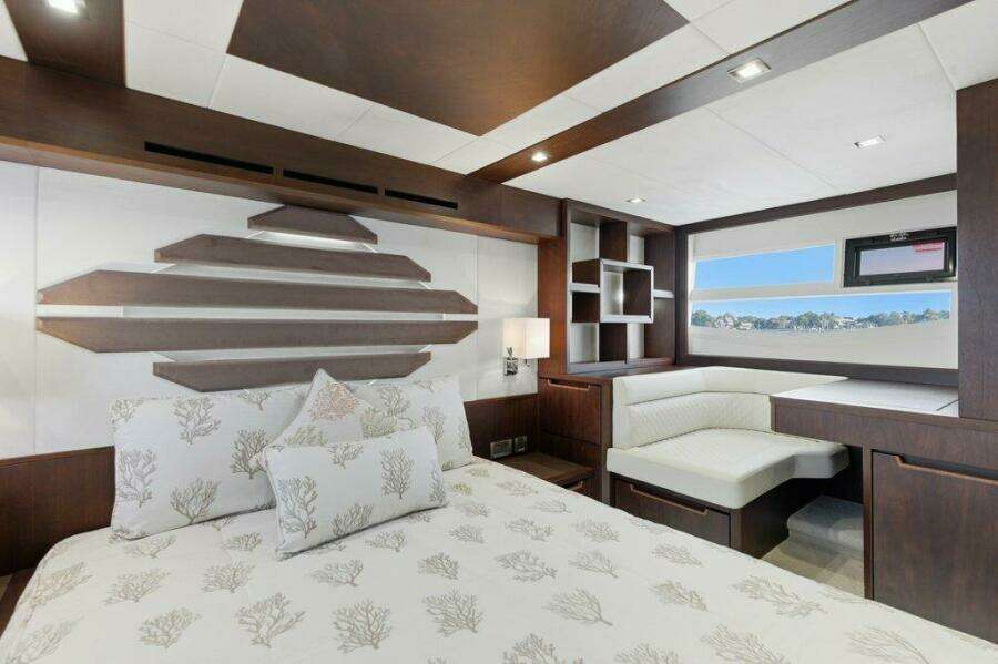Galeon 58 560 Sky Nuckingfuts- Master Stateroom