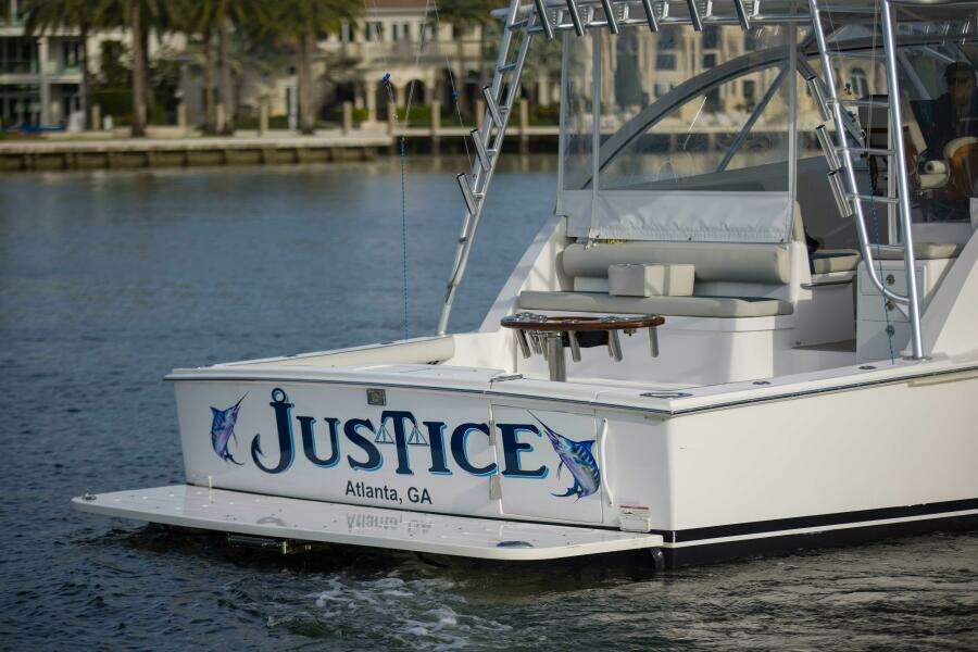 Cabo 41 Justice - Exterior Profile