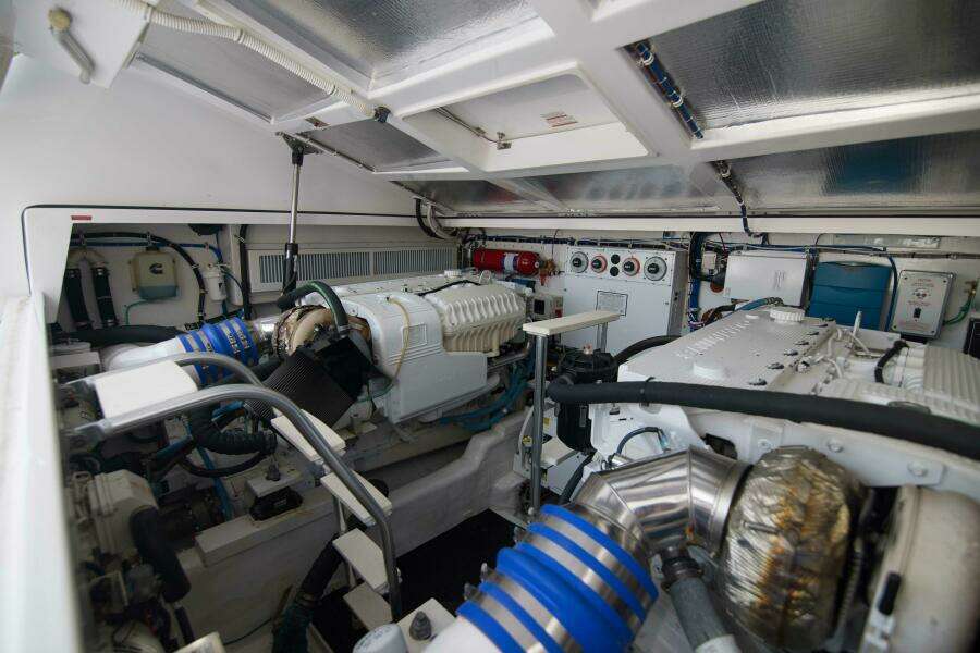 Cabo 41 Justice - Engine Room