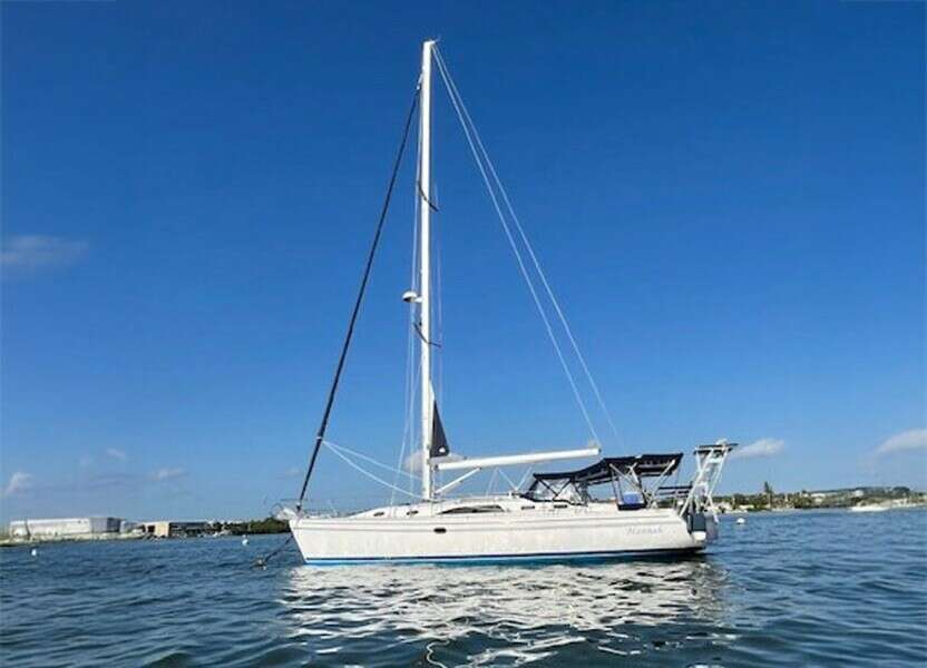 2011 Catalina 445