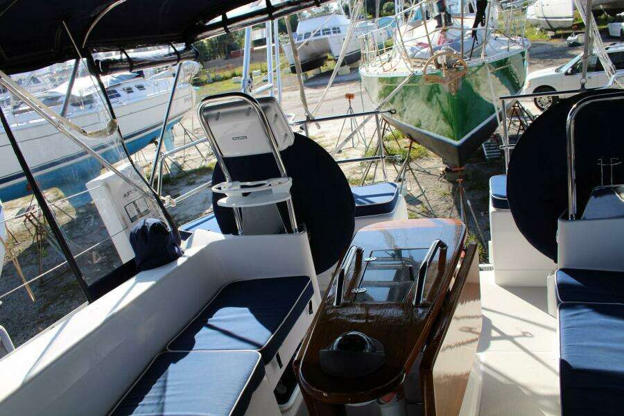 2011 Catalina 445