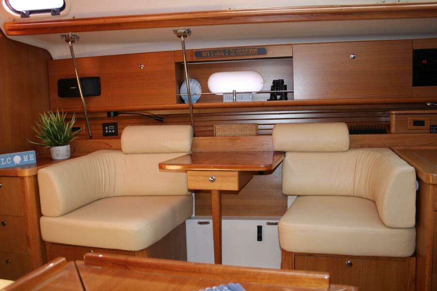 2011 Catalina 445