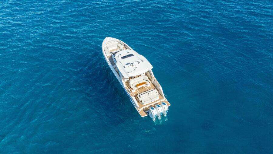 2024 Tiara Yachts 48 LS