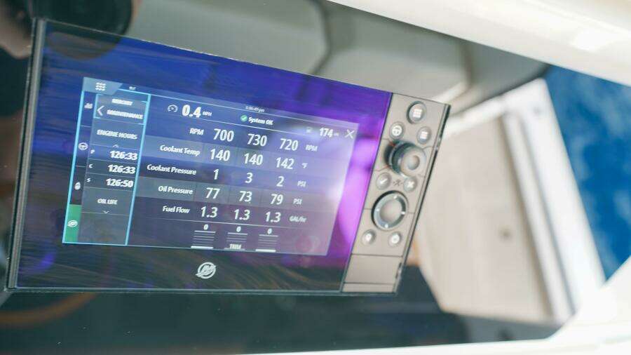 2024 Tiara Yachts 48 LS