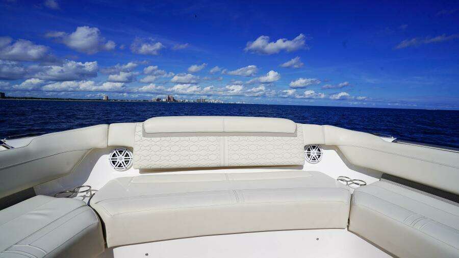 2024 Tiara Yachts 48 LS