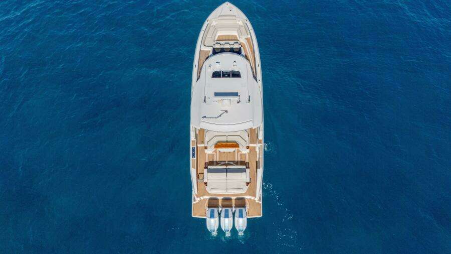 2024 Tiara Yachts 48 LS